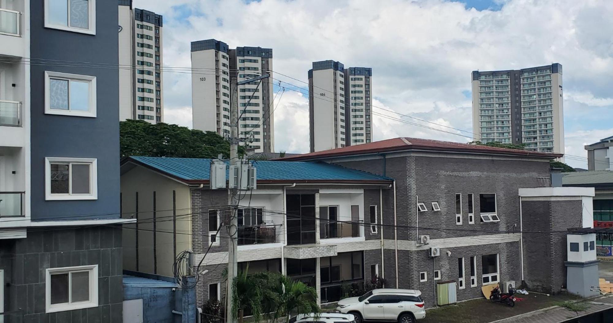 Aston Stay And Villas Mabalacat Luaran gambar