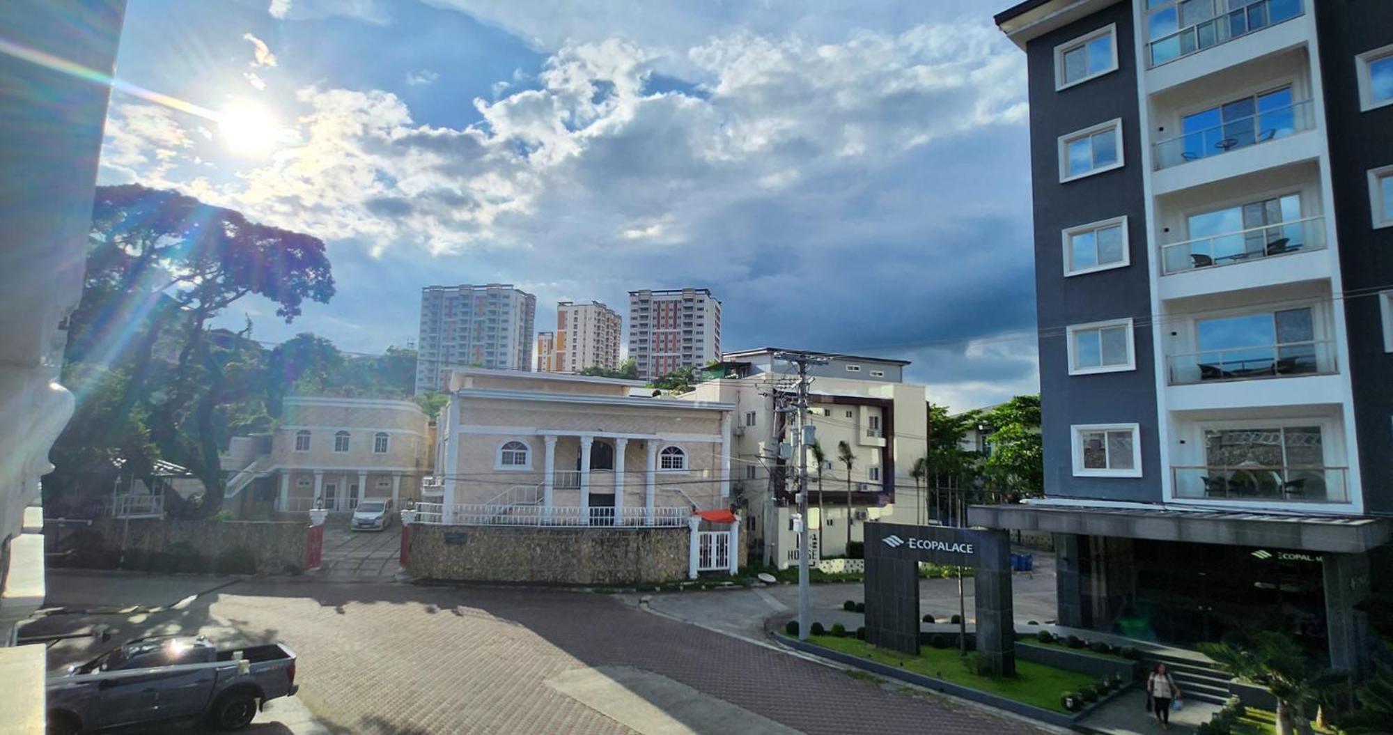 Aston Stay And Villas Mabalacat Luaran gambar